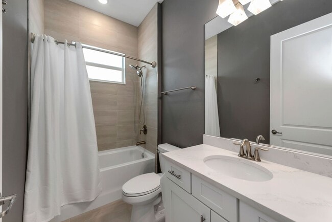 Building Photo - Vista at WildBlue ~ Pool Home Ready to Rent