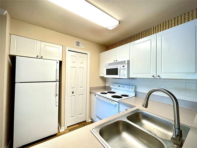 Building Photo - 18106 Peregrines Perch Pl