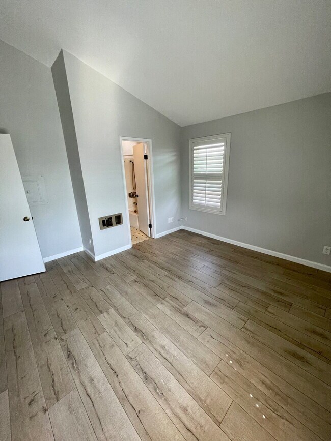 Building Photo - $2,990 - 2 Bed / 3 Bath Beautiful Condo in North Park