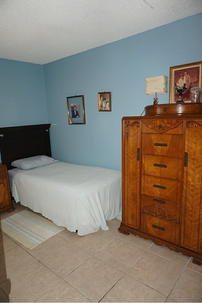 Building Photo - 120 Sparrow Dr