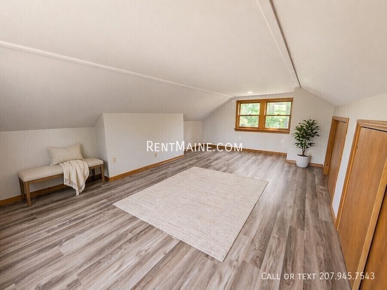 Building Photo - 5 Poplar St