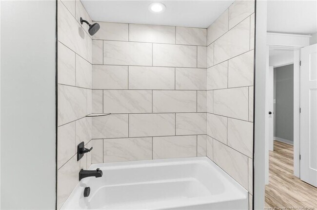 Building Photo - 505 Cross St