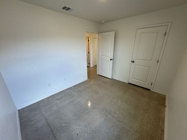 Building Photo - 1234 Lehmann Dr