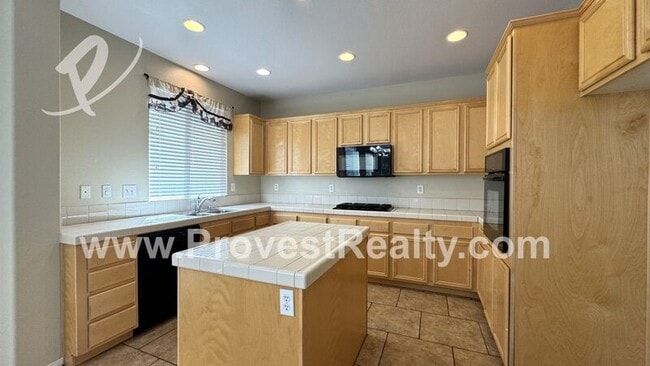 Building Photo - 13859 Lobelia Way