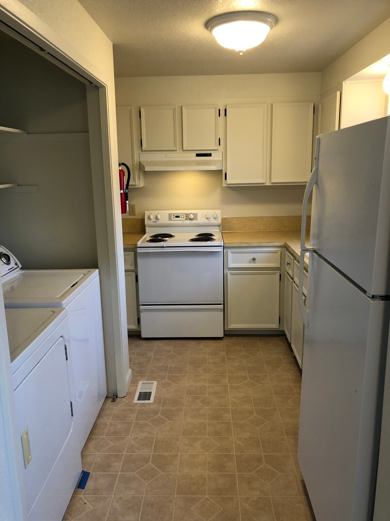 Building Photo - 583 Amanita St