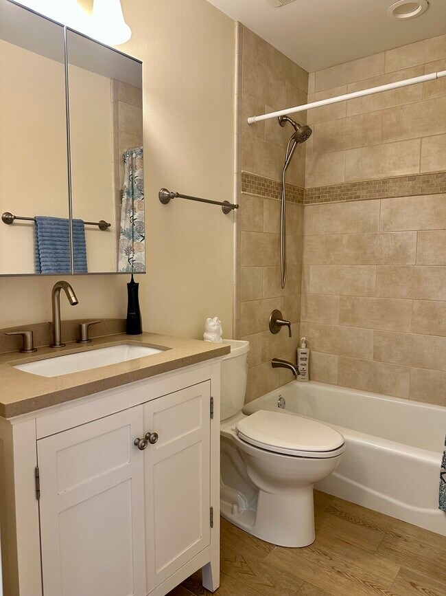 Building Photo - 8438 Chicory Ct