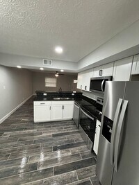 Building Photo - 3237 Summerhill Ln