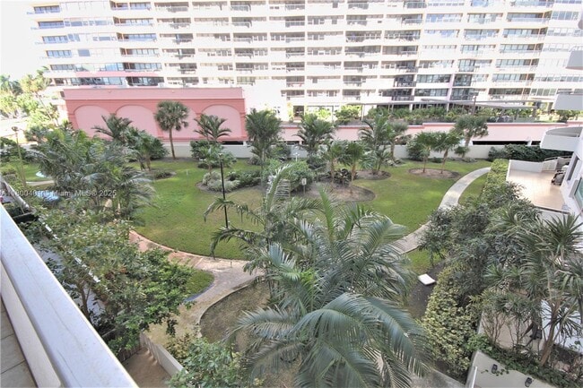 Building Photo - 5161 Collins Ave
