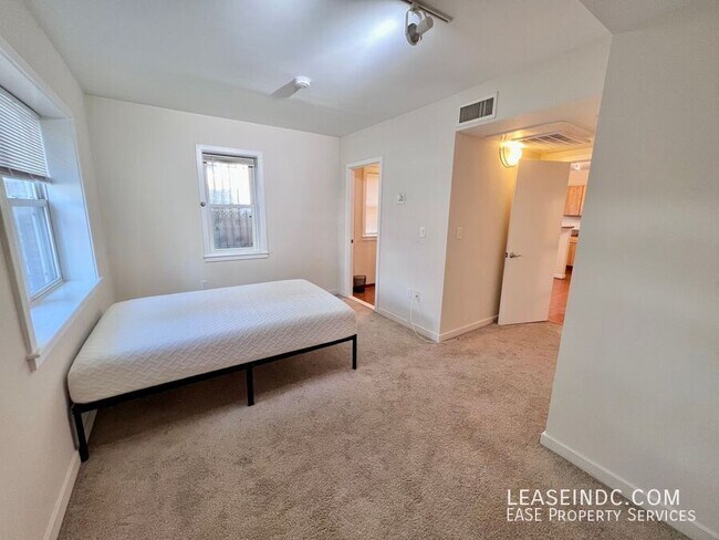 Building Photo - 3534 10th St NW