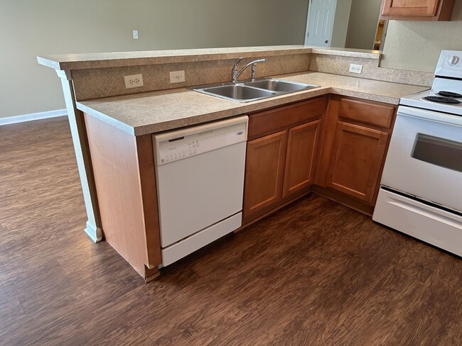 Building Photo - 495 Canyon Oak Loop