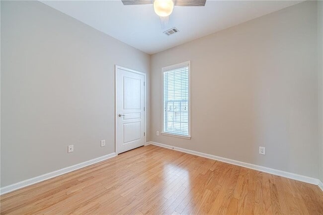 Building Photo - 6260 Brookside Ln