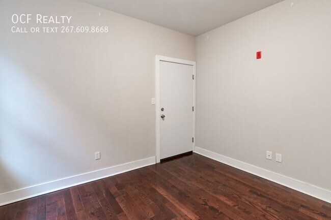 Building Photo - 46 S 44th St