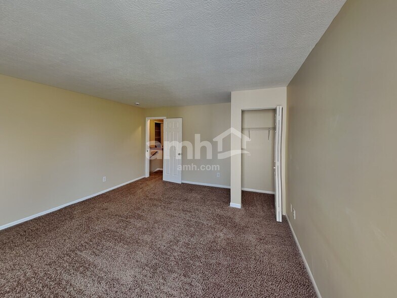 Building Photo - 279 Rockmill St