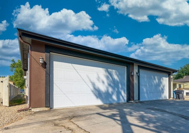 Building Photo - 1428 S Colorado Ave