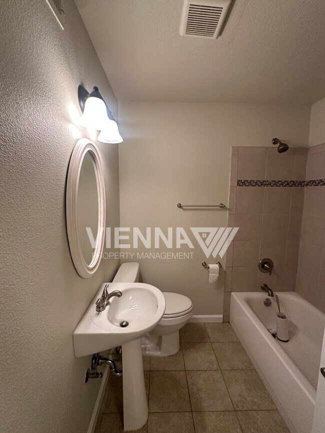 Building Photo - 5280 5th St