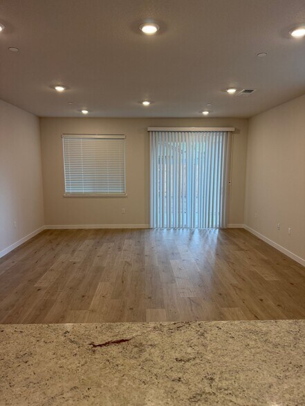 Building Photo - 2704 Contour Wy
