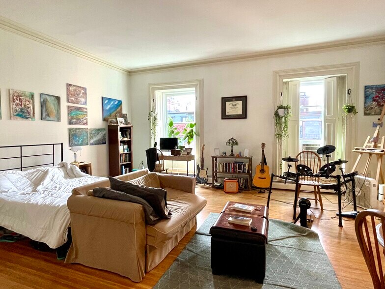 Primary Photo - 149 Beacon St