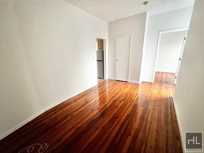 Building Photo - 1427 York Ave