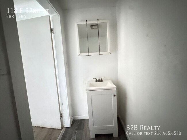 Building Photo - 118 E 32nd St