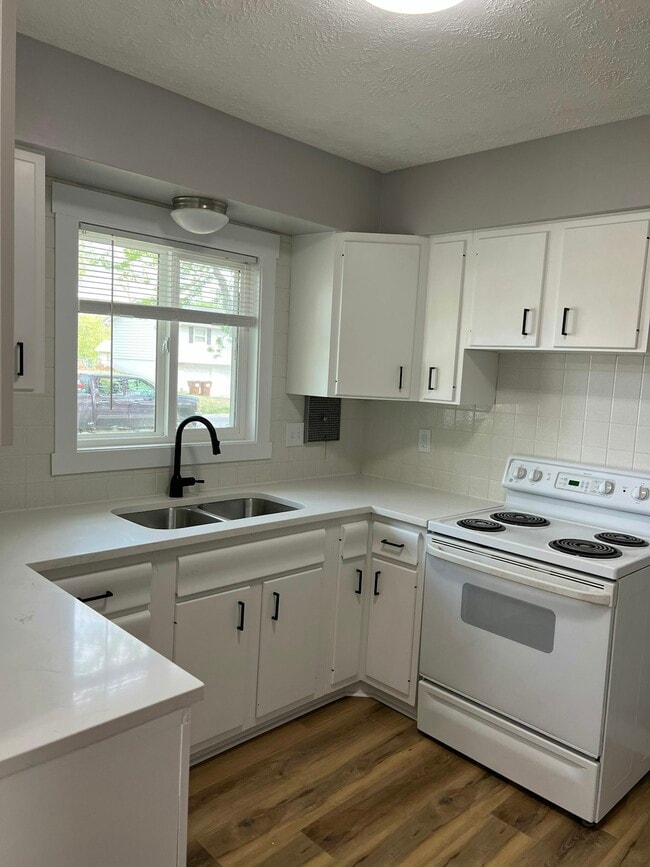 Building Photo - 2529 Ridge Ct