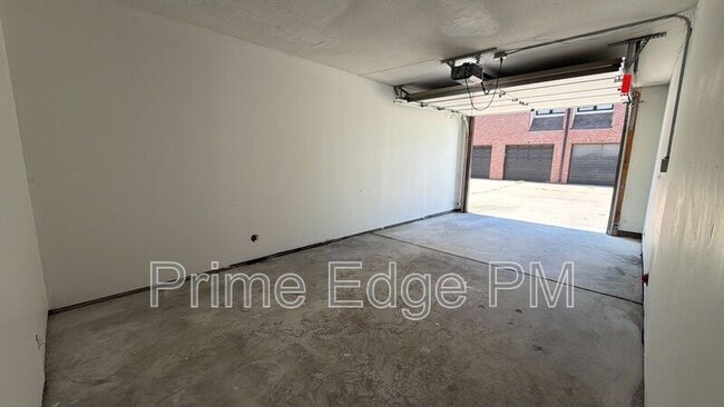 Building Photo - 1741 Ridgehaven Ct
