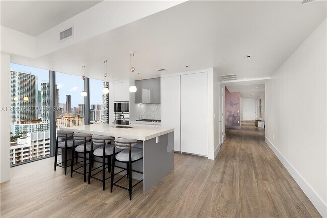 Building Photo - 788 NE 23rd St