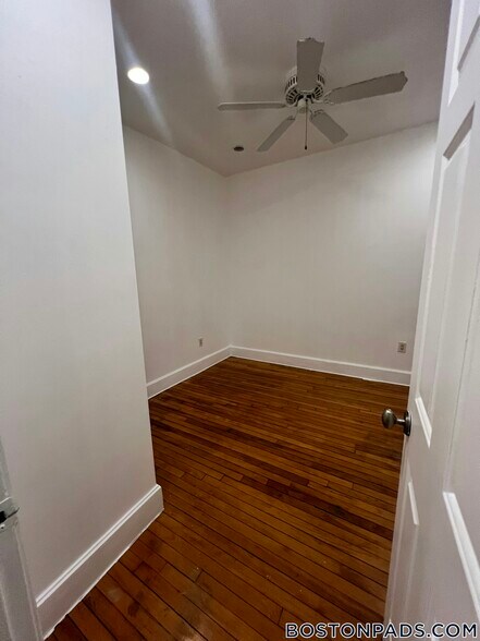 Building Photo - 1 Centre St Ter