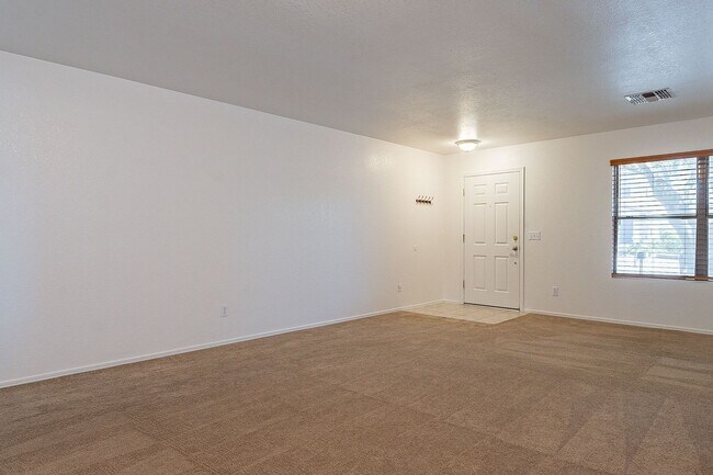 Building Photo - Spacious Oro Valley 4-Bedroom Rental with Modern Comforts