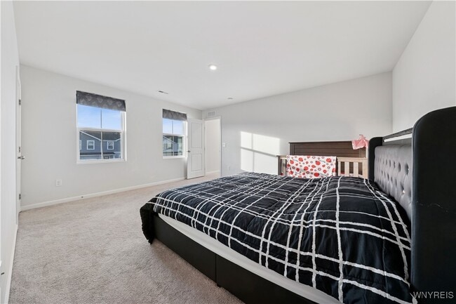 Building Photo - 32 Florence Ln