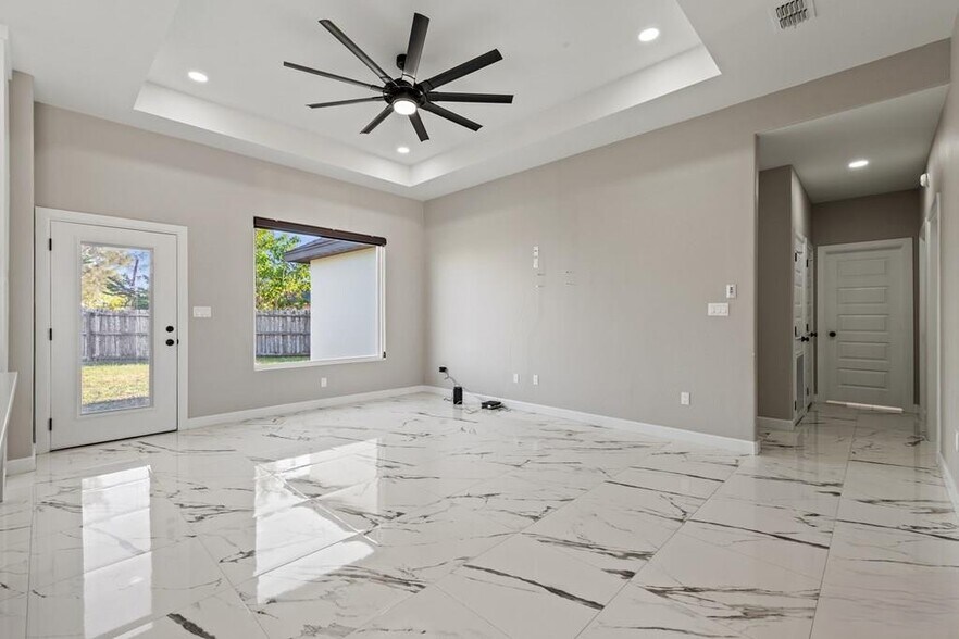 Building Photo - 4034 Solid Dr