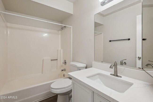 Building Photo - 5644 S 41st Pl