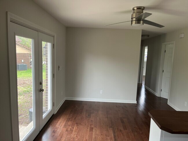 Building Photo - 3010 Buenaview Blvd