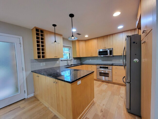 Building Photo - 4 bedroom house for rent on Killearn Estat...