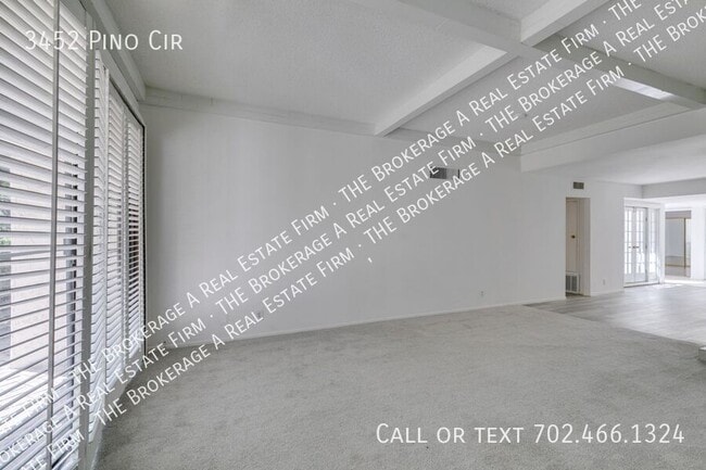 Building Photo - 3452 Pino Cir