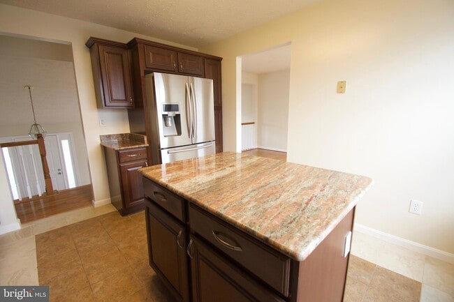 Building Photo - 5026 Dorchester Cir