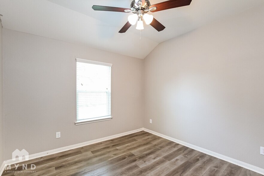 Building Photo - 16658 Bluefin St