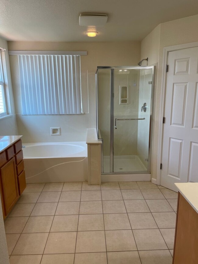 Building Photo - NICE TWO STORY HOME IN WEST ROSEVILLE