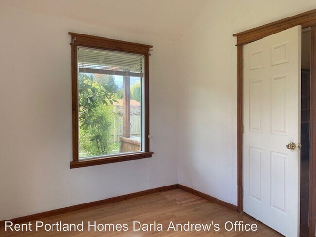 Building Photo - 2 br, 1 bath House - 6030 SW 170th Avenue