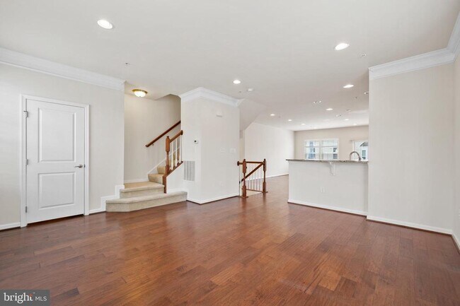 Building Photo - 13312 Waterford Hills Boulevard