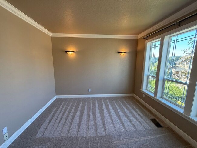 Building Photo - 1690 Titan Dr NW