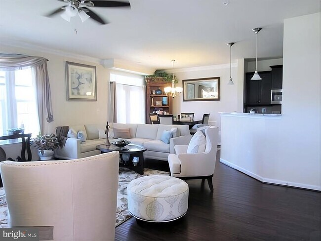 Building Photo - 42581 SUNSET Sq