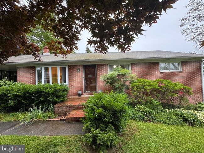 Primary Photo - 1501 Whistler Rd