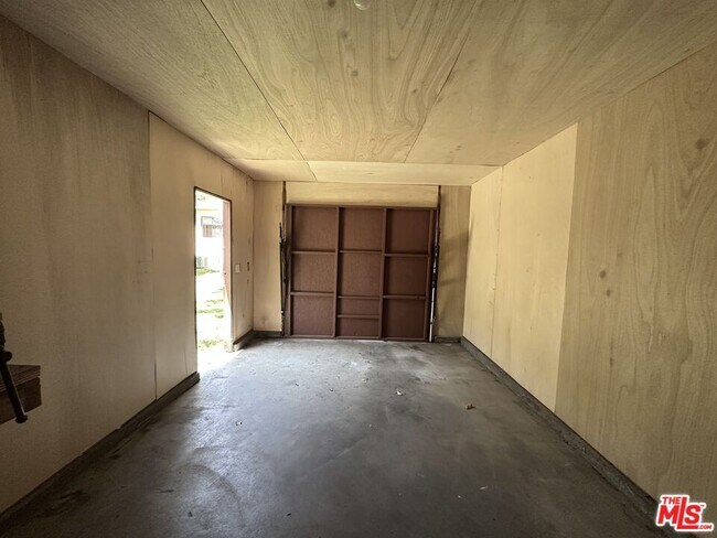 Building Photo - 4608 Saloma Ave