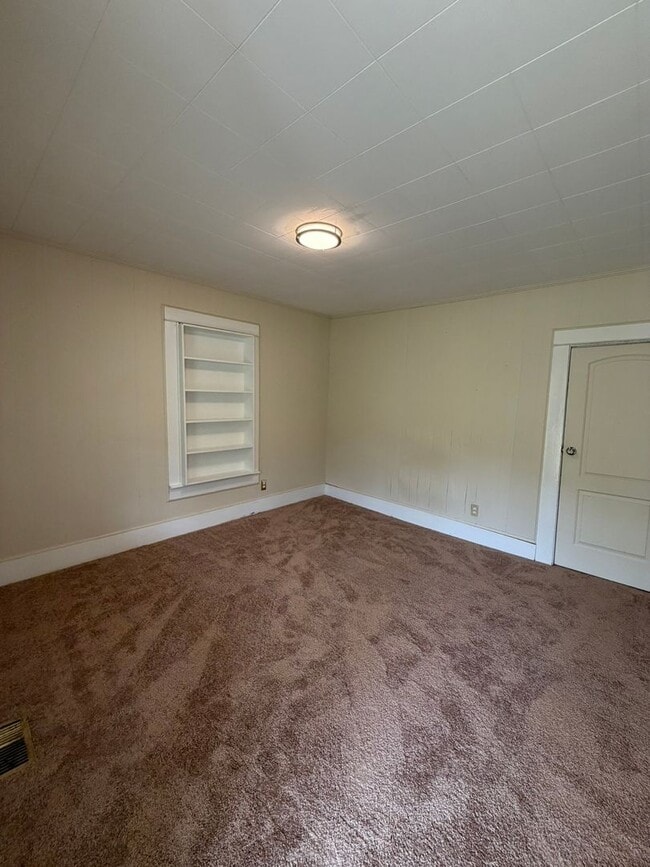 Building Photo - 3008 James Dail Rd