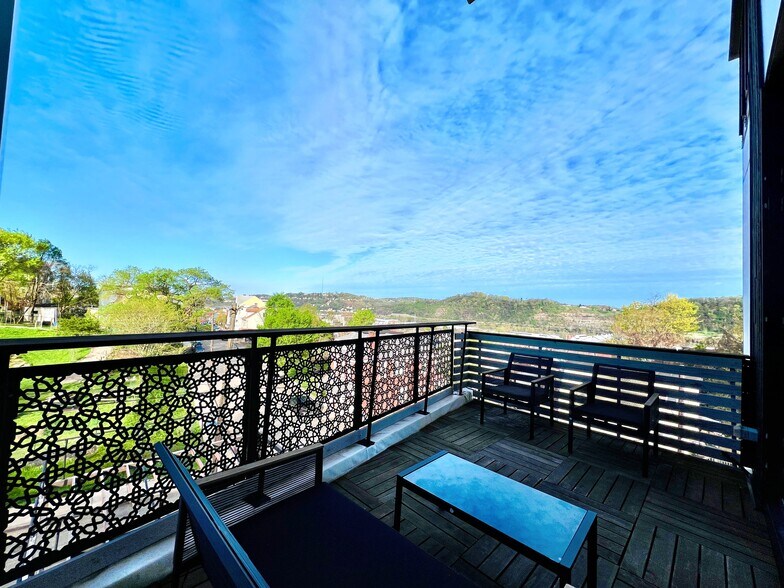 Building Photo - 803 54th St