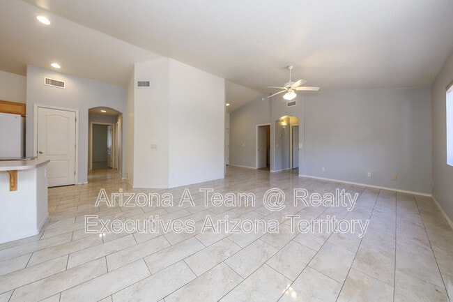 Building Photo - 3067 S Beck Dr