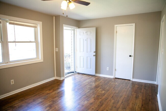 Building Photo - 24 Barclay Dr