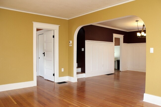 Building Photo - 5002 SE 97th Ave