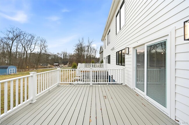 Building Photo - 67 Paulding Ln