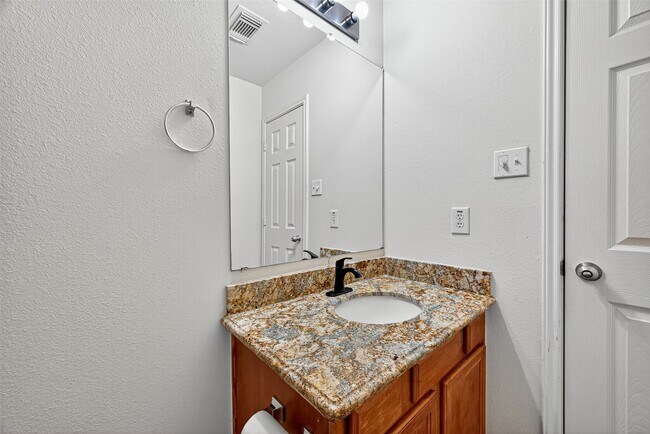 Building Photo - 2611 Floral Bloom Way